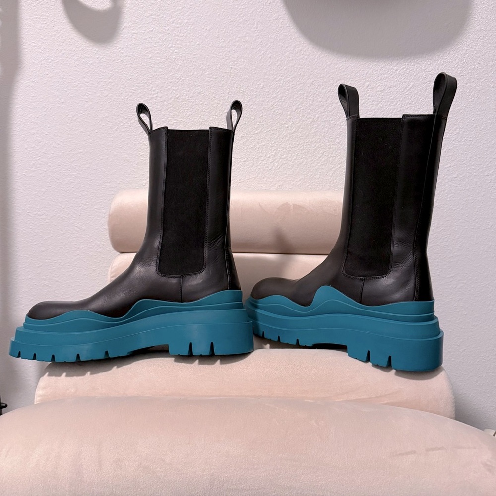 *like new* Bottega Veneta Tire Chelsea Boot (Teal)